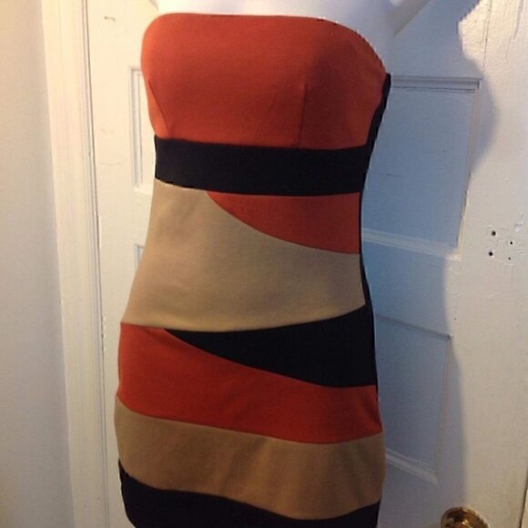 ⭐️HOST PICK⭐️ Y2K Colorblock Tube Dress - Picture 3 of 3
